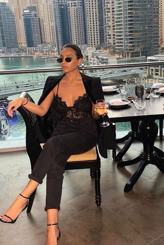 🕶️ 💄 ⟡ Gilded Glamour: 50+ Opulent Neon-Infused Party Concepts 618