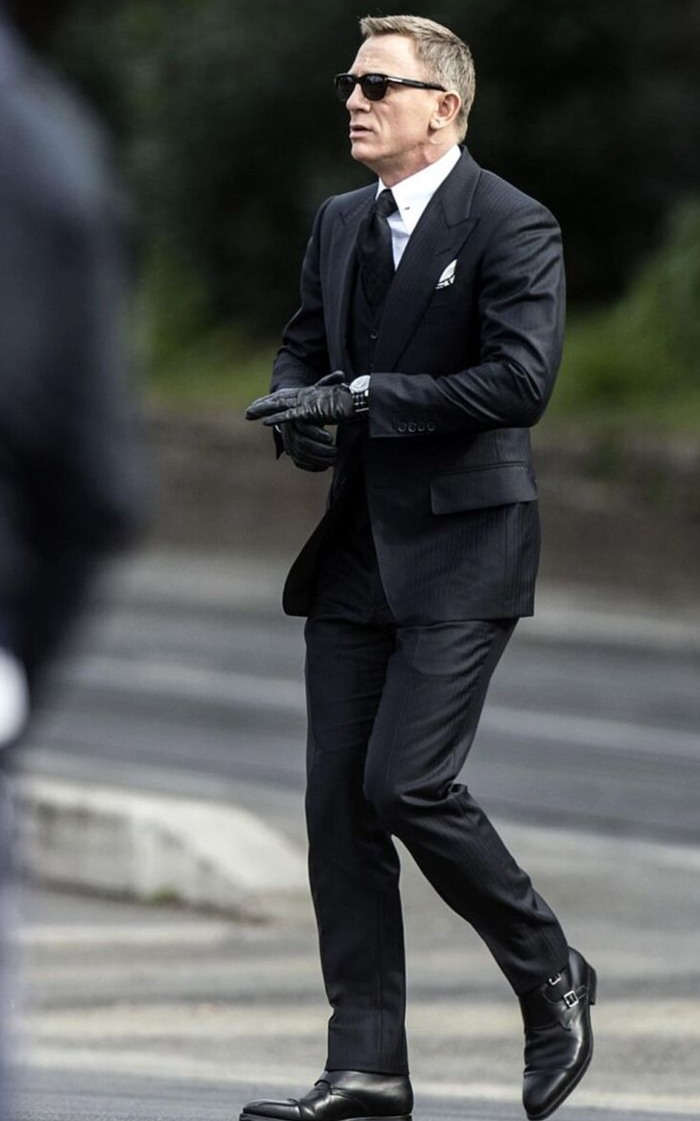 🎀 ⟡ Neon Legacy: Timeless Bond Styles in Glowing Silhouettes 666