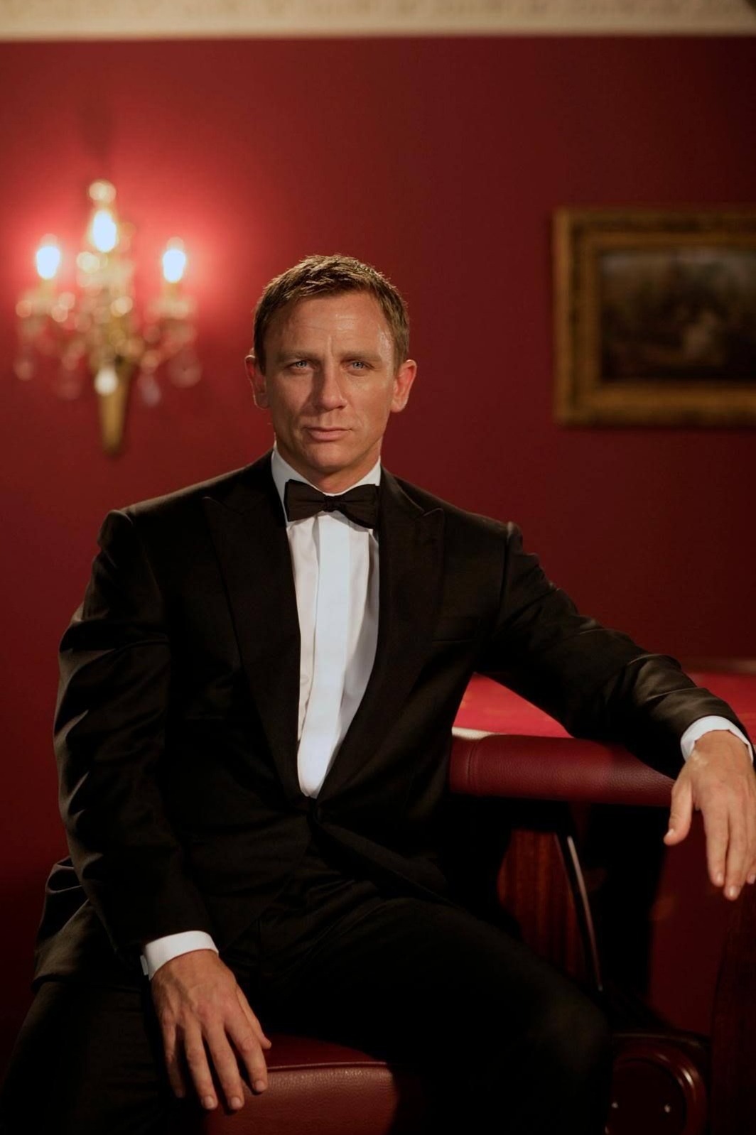 Neon Nostalgia: Luxe Local Shop with Vintage Party Vibes & Game Art Elegance • 🗝 196