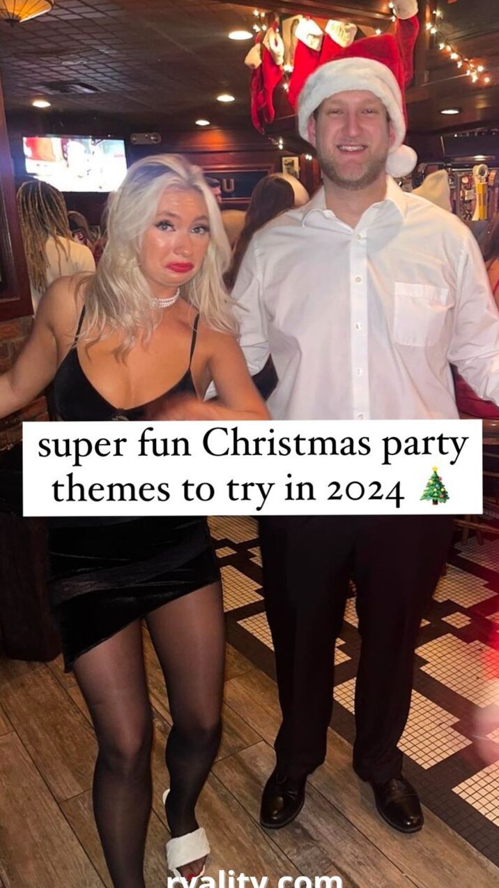 🎈 🍾 24 Chic Christmas Party Themes for a Neon Vintage Celebration | elevate your 629