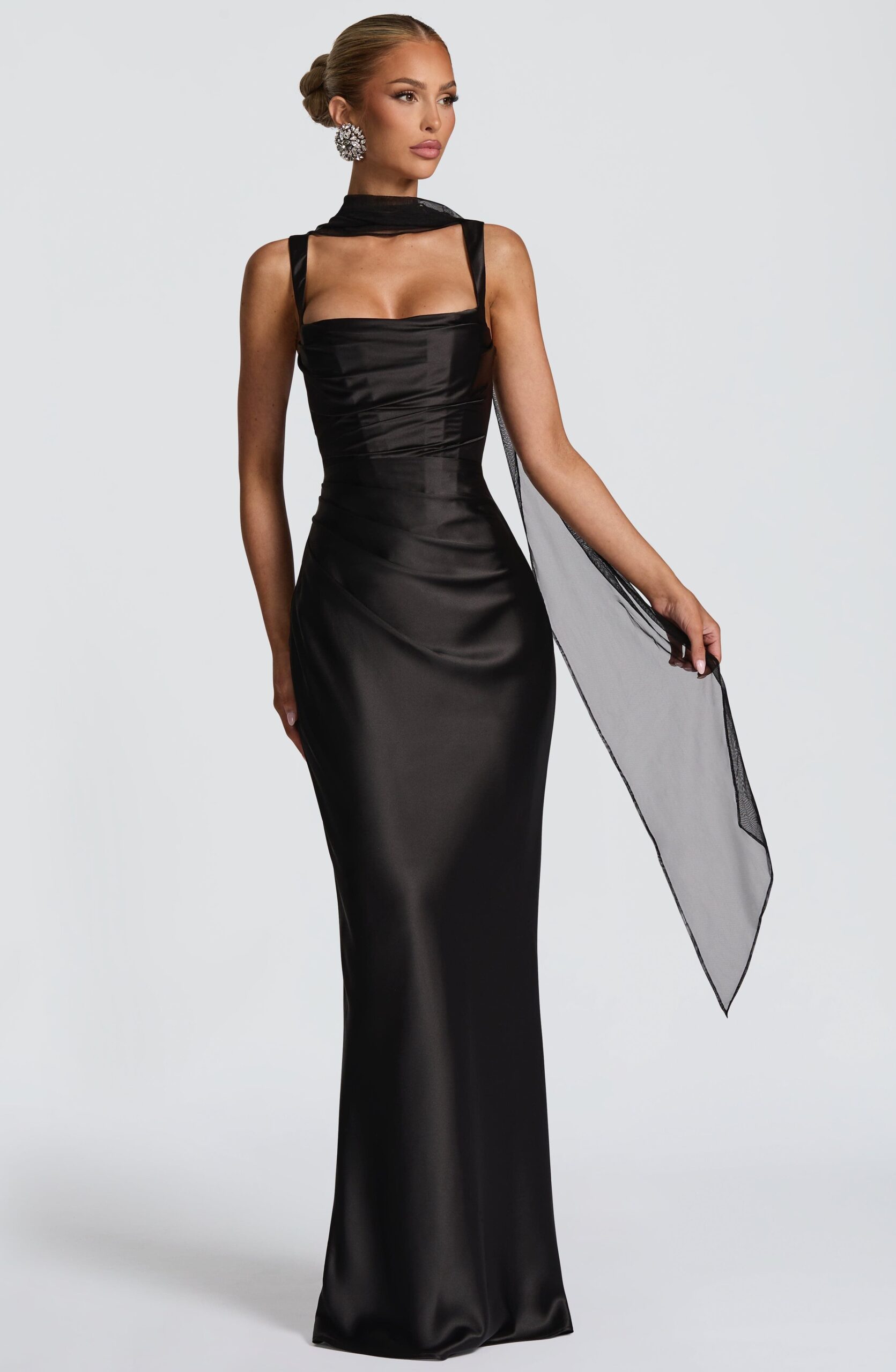 beauty in details: 🎀 🎉 Neon Vintage Glam: Black Calanthe Maxi Dress for Bold Ele 328