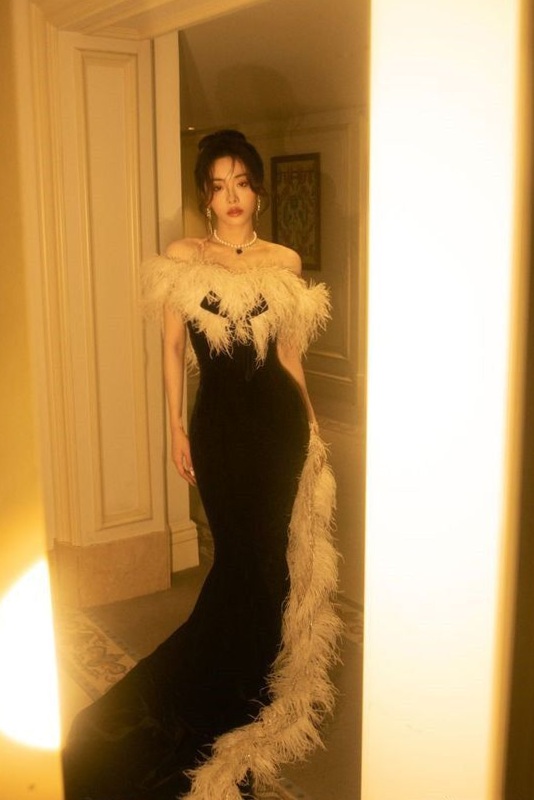 beauty in details ✧ Velvet Whispers in Neon Moonlight: Strapless Mermaid Formal  346