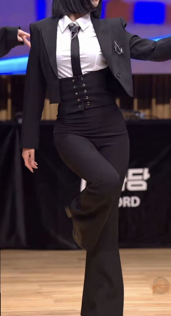 creative luxury feed • Step Into the Glow of Timeless Party Dreams 🥳 🌟 281