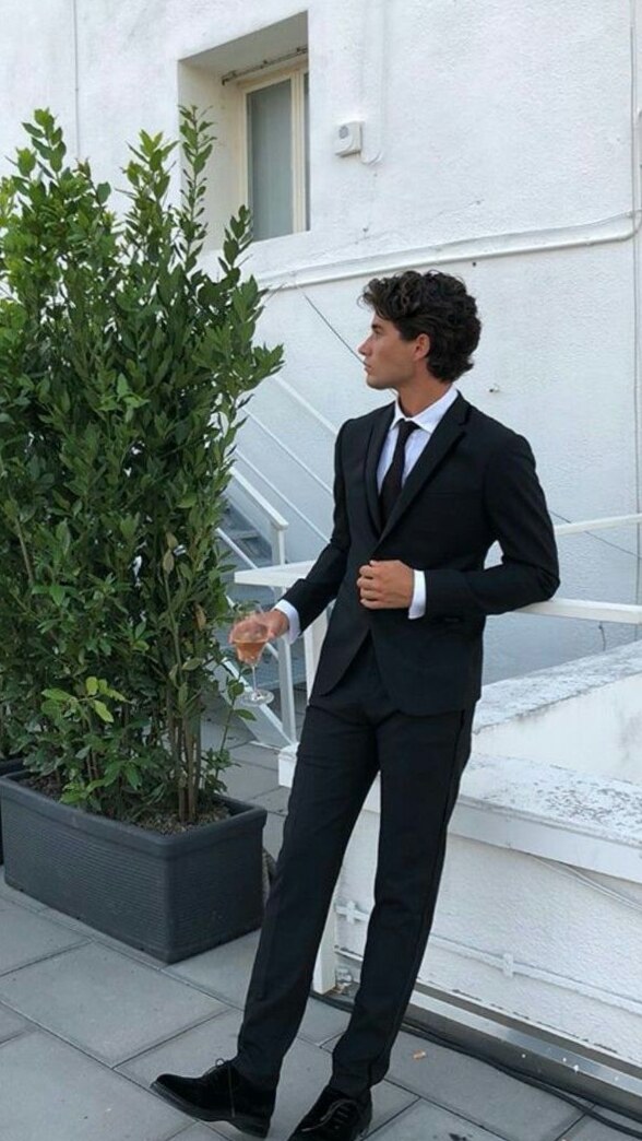 design diary: Neon Nostalgia: Marc Forne’s Luxe Game-Inspired Party Visions 🎨 🖼️ 443