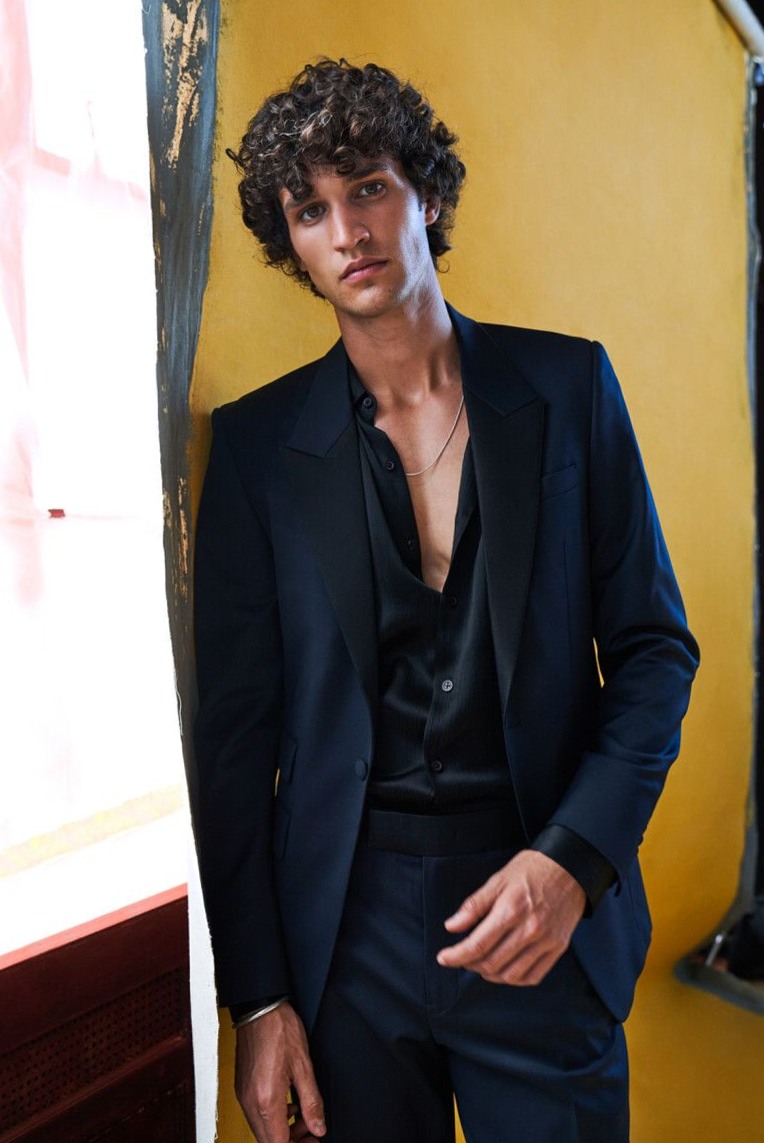 Dzojchen 2022: Neon Elegance Meets Retro Game Glamour — beauty in details 🌻 785