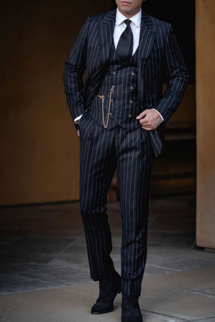 Edwin Bickel Neon Elegance: Retro Glow & Gaming Vibes — beauty in details 🥂 ✨ 114