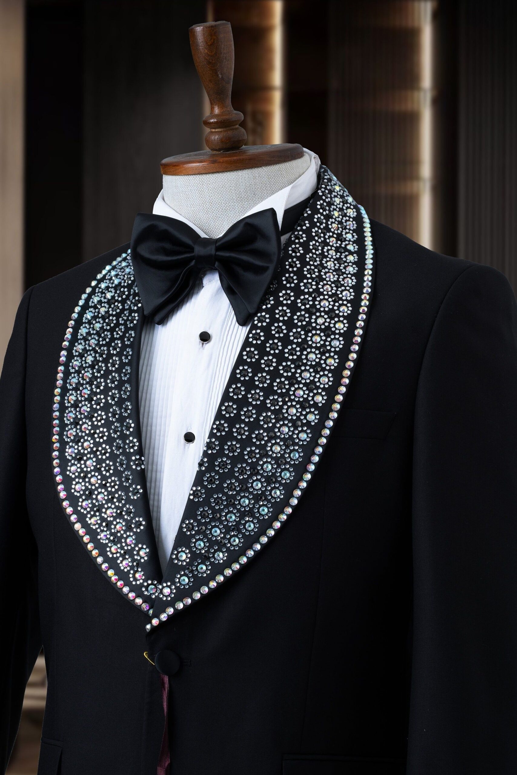 festive vibes activated: 🍃 Neon Elegance: Vintage Double Breasted Groom Tuxedo S 875
