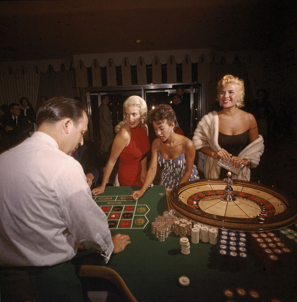 🗺️ Golden Neon Nights: Timeless Glamour of 50s Vegas Elegance — aesthetic edit 318