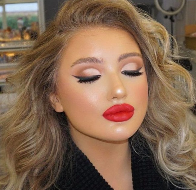 🌷 🌻 inspiration inbox ✦ Glamour Under Neon Lights: Bold Makeup for Midnight Magi 146