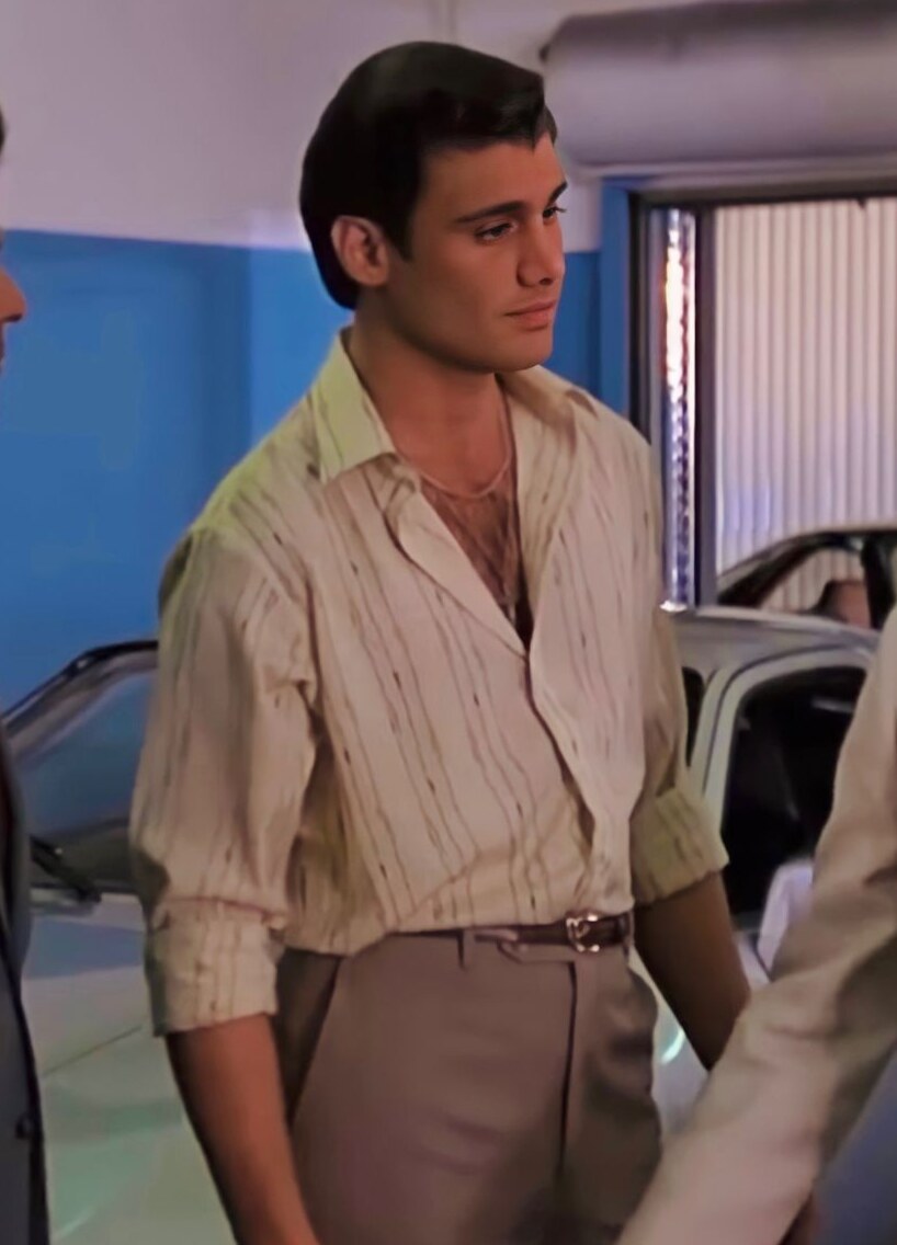 inspiration inbox: 🎰 📜 📜 Manny Ribera’s Scarface Glow: Neon Nights, Vintage Visi 256