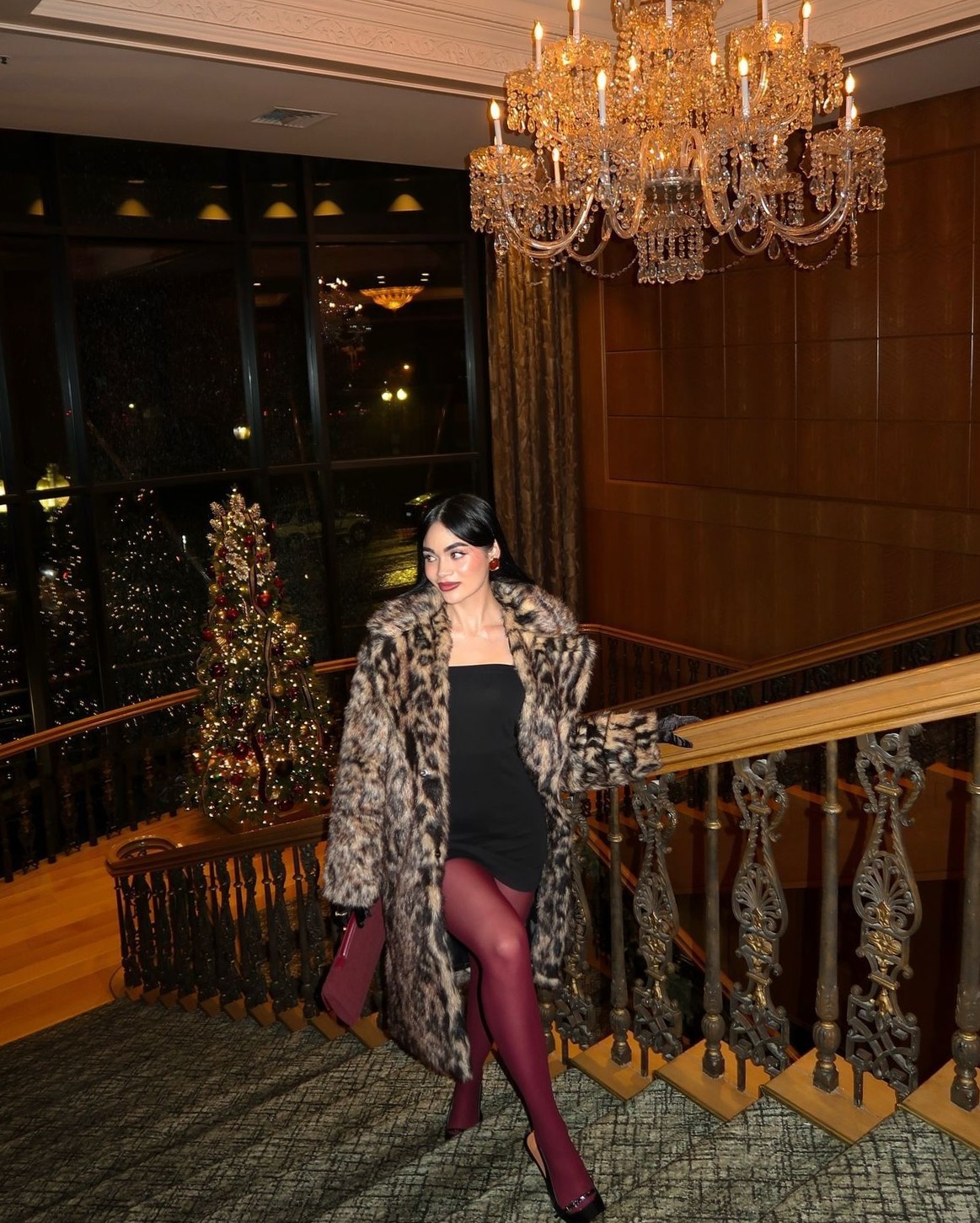 ✦ inspiration inbox ✦ Neon Glamour Vintage Night Outfit for a Luxe NYE 🎰 🎰 627