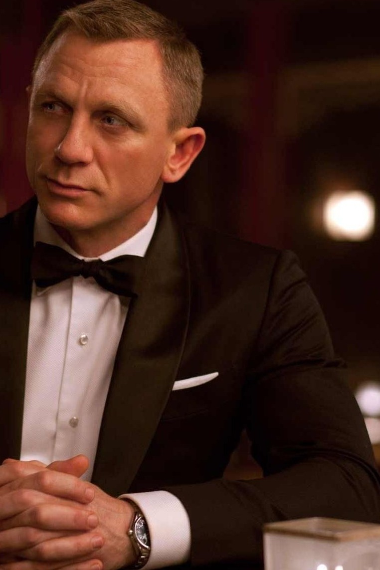 James Bond’s Most Stylish Evening Looks Through Time • 👜 👗 💄 698