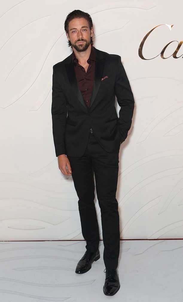 🌷 🌿 Karl & Jasmine Shine as Chic Icons at Cartier | digital art daily 977