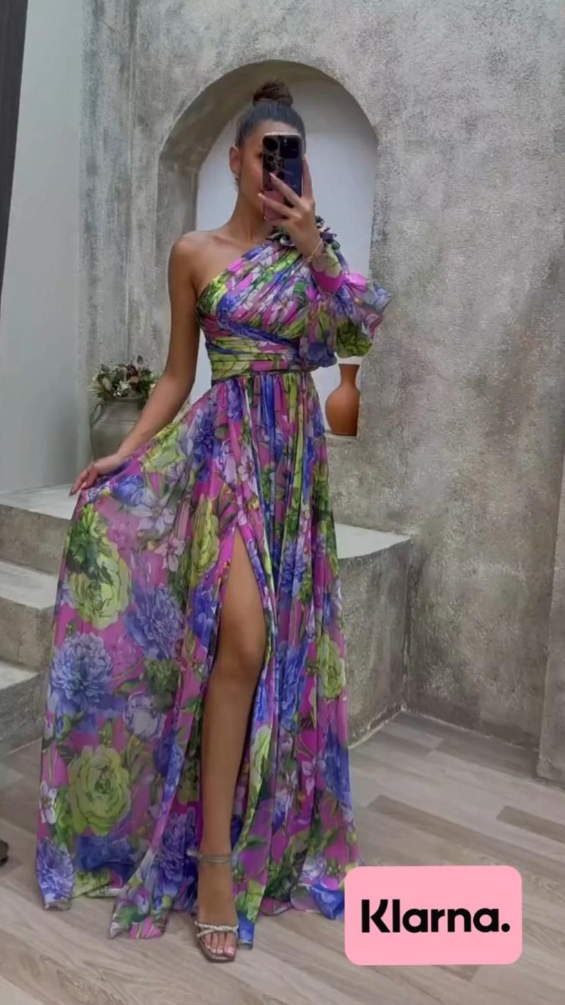 🪄 🎨 ⟡ Luxury Clearance Sale Up to 50% Off Neon Nostalgia 🌟 899