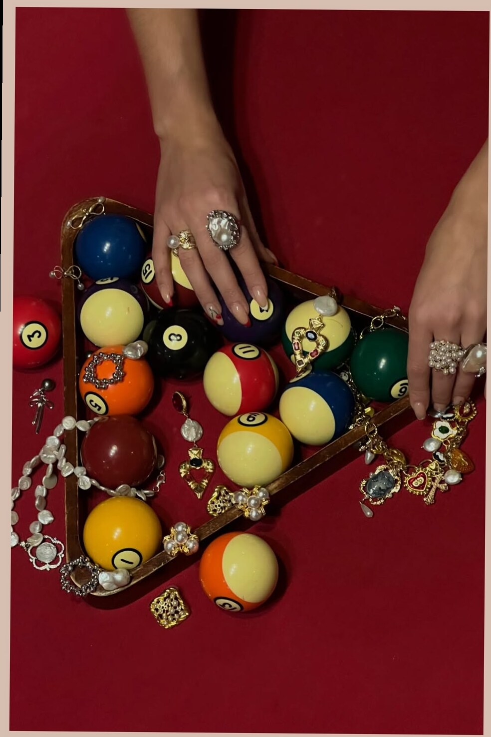 ✨ Luz Pilar Ring Pearl Cluster Neon Vintage Glam | visual vocabulary 335