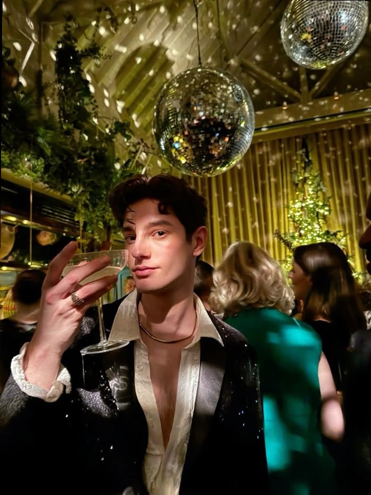 🌉 🏖️ memory making moments ✦ Neon Whispers of Timeless Glow 574