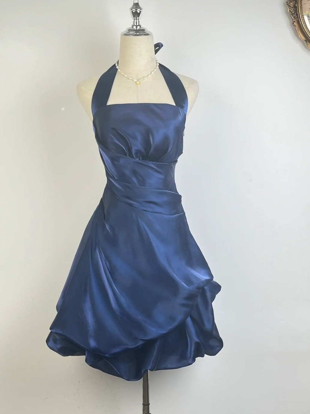 Neon Botanical Elegance in Emerald Halter Mini Gown — timeless style goals 🏨 🏨 🏙 801