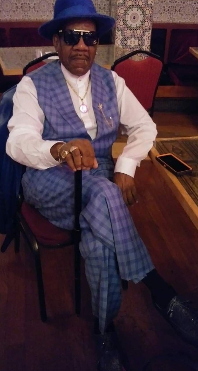 Neon Dreams of the Windy City’s Silent King | 🍾 🎊 style sanctuary 760