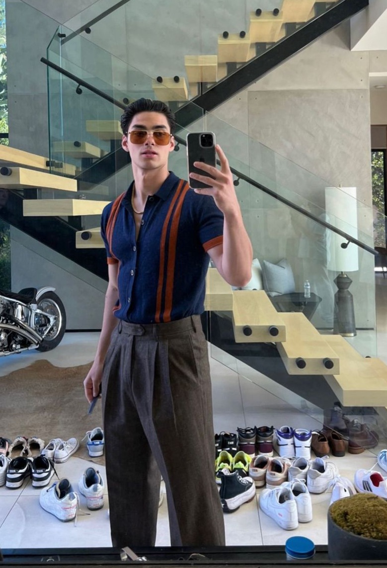 🛳️ 🌍 ✦ Neon Dreams: Sof’s Timeless Glow Party 🌌✨ 277