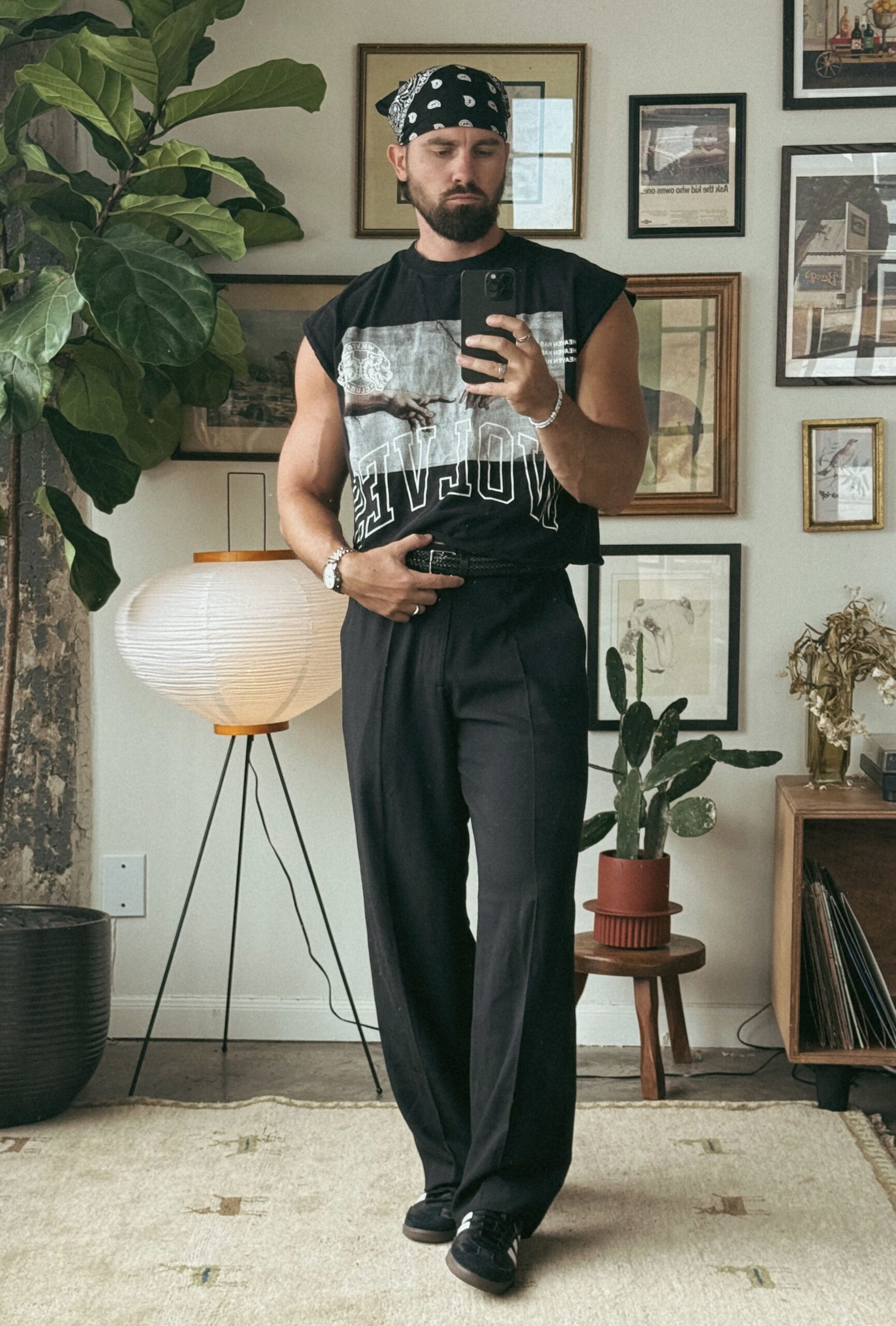 Neon-Edge All Black Fit With Vintage Luxury Vibe • 🔶 🔶 199