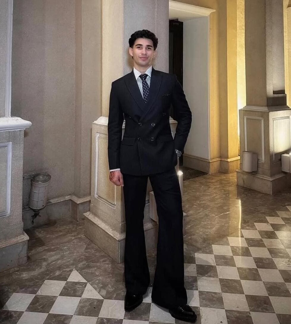 ⊹ Neon-Edged Black Suit: Vintage Sharpness, Timeless Elegance for Formal Moments 618