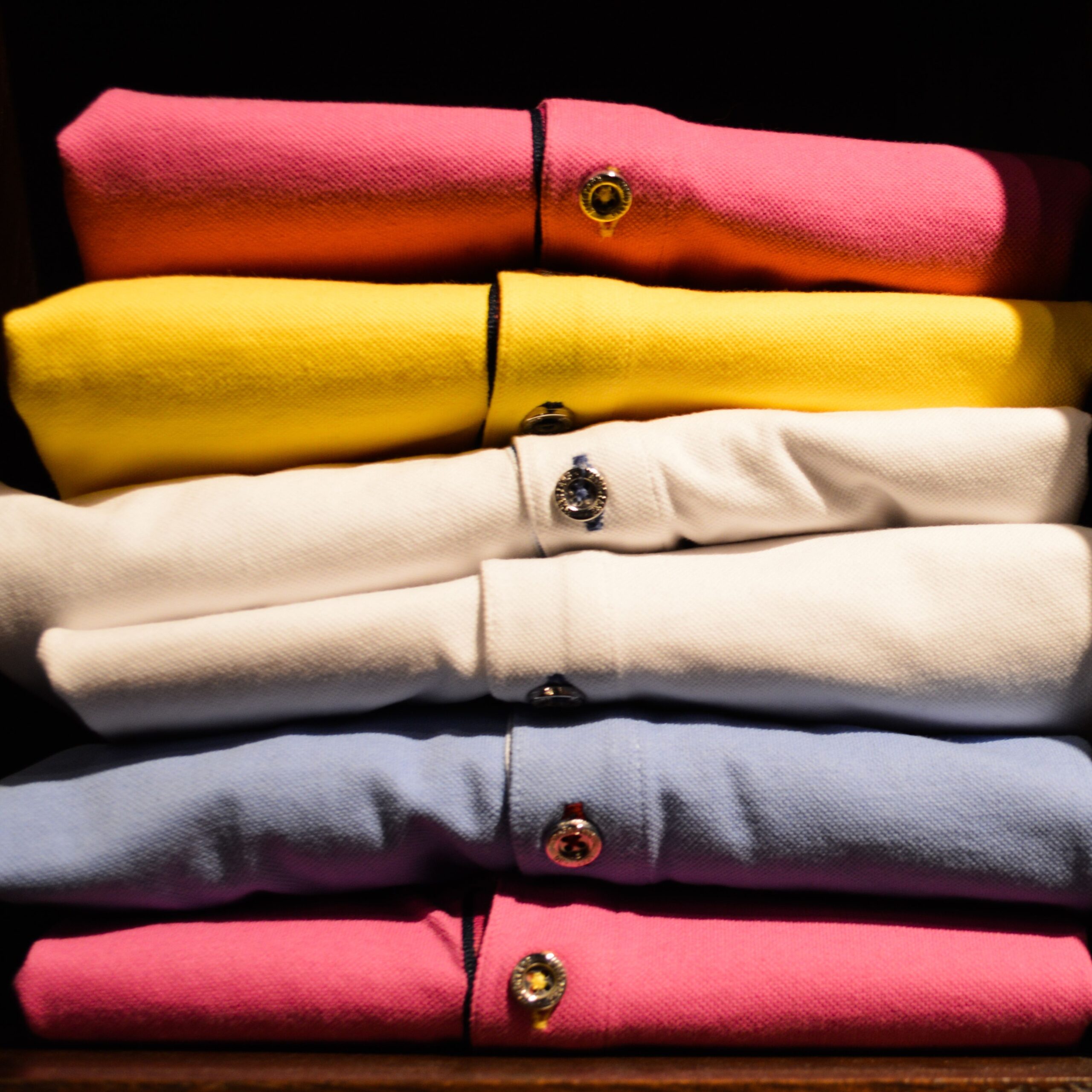 Neon Elegance: A Vintage Glow at The Cosmopolitan of Las Vegas | 🗺️ 🏨 starlight  379