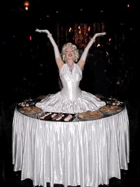 Neon Elegance: Glowing Strolling Tables & Enchanted Performers for Unforgettable 865