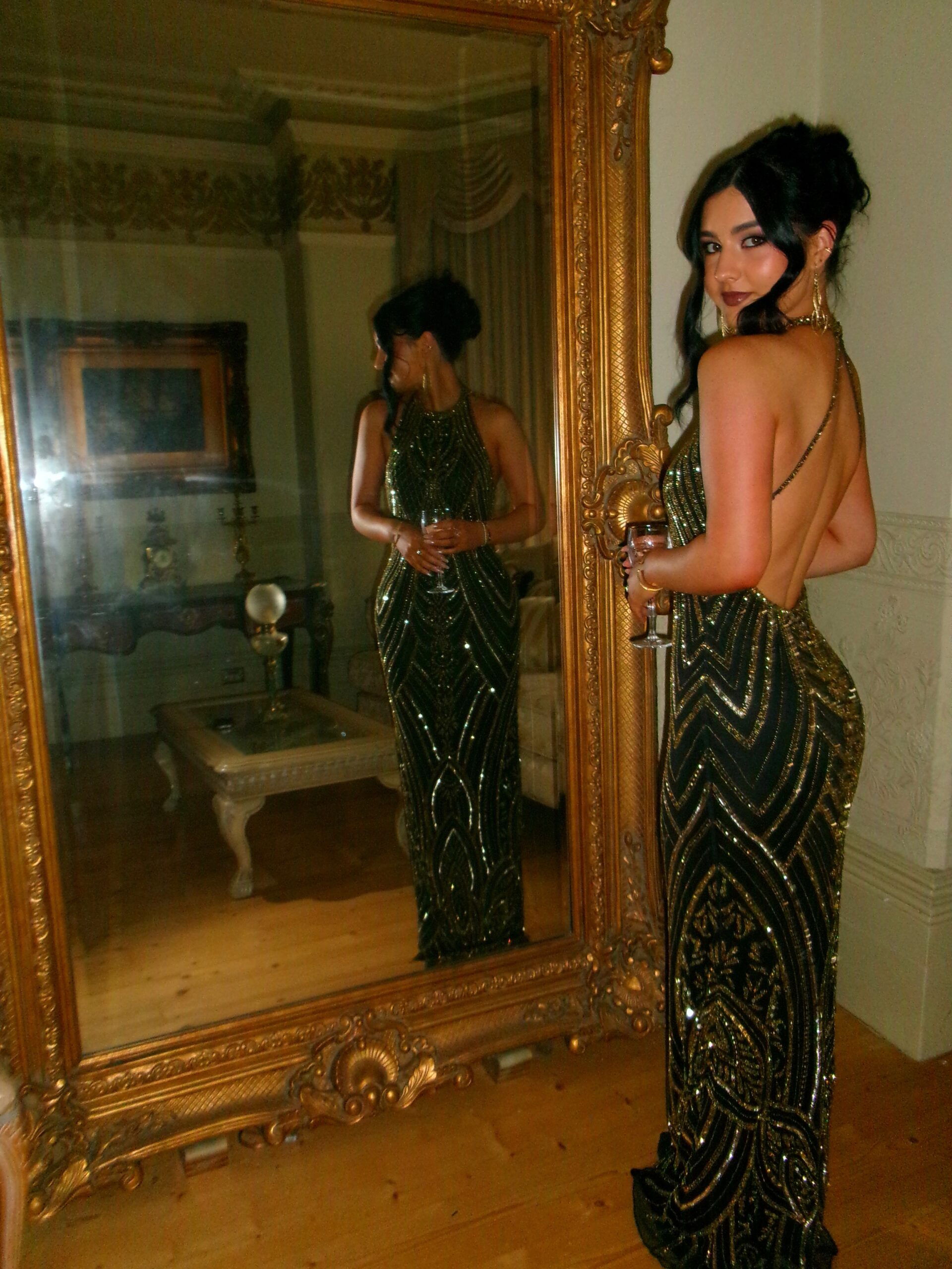 ✨ Neon Elegance: Heléna Giamos in Vintage Glamour & Artful Party Visions | beaut 705