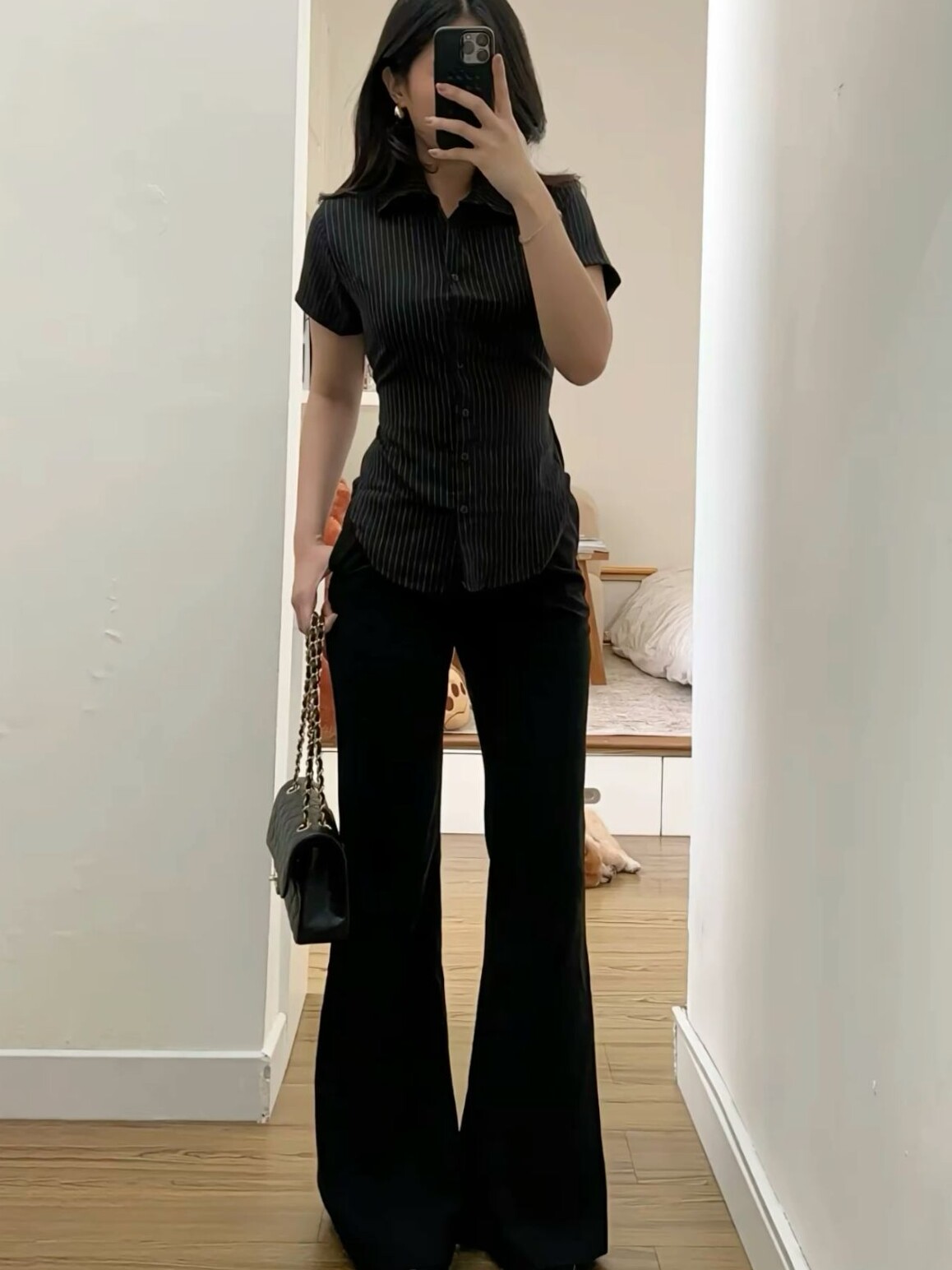 Neon Elegance Meets Vintage Glamour — 💫 301