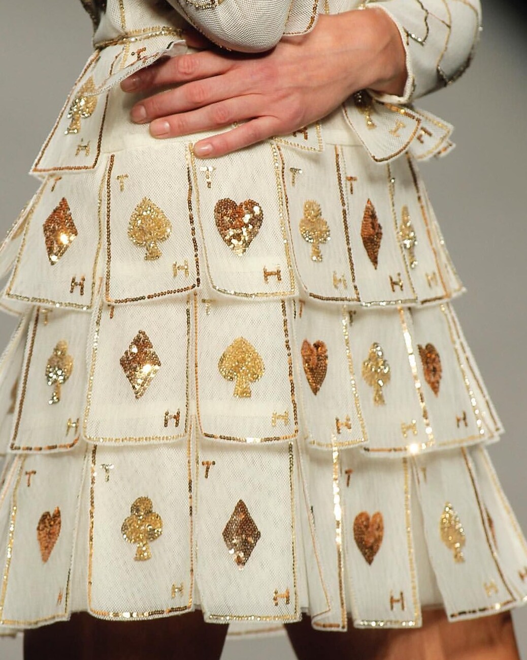 ⊹ Neon Elegance Meets Vintage Glam in Admitad Game Art ⊹ 📜 437