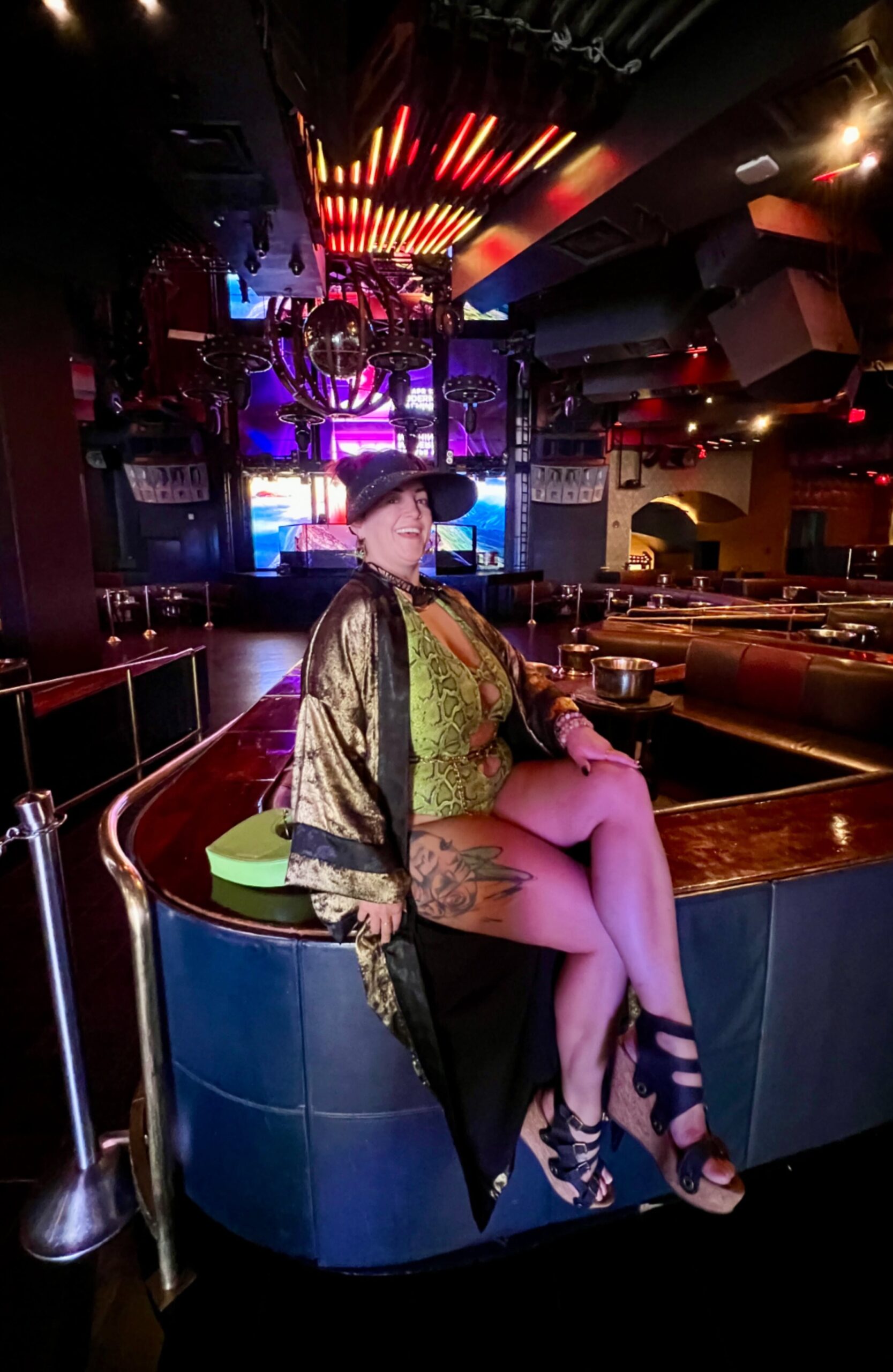 🏙️ ✈️ Neon Elegance: Vintage-Inspired Glam for Midnight Adventures | city lights 539