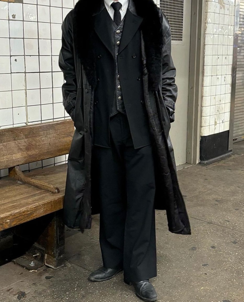 Neon-Gilded Black Layers: Vintage Glam for Midnight Adventures | 🥂 🤍 visual vibe 596