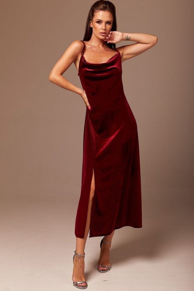 🕯️ Neon Glam Looks 2024: Vintage-Infused Party Styles for the New Year 375