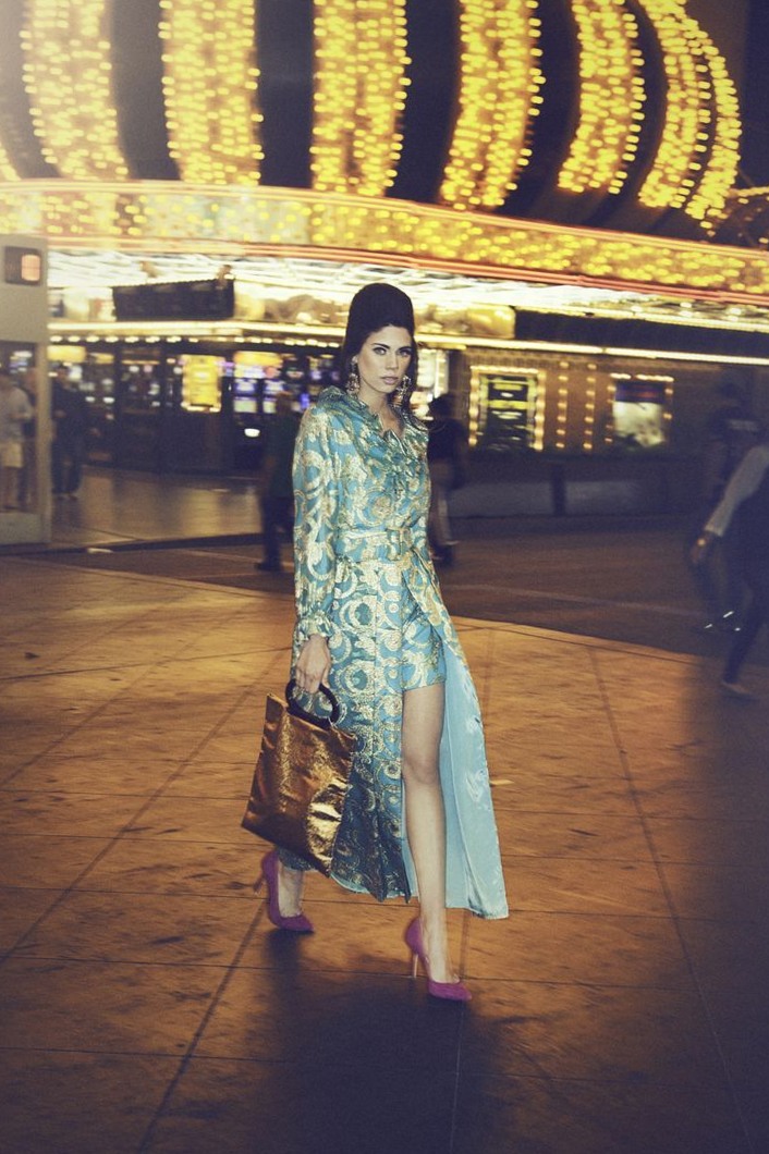 🗺️ 🗺️ 🌉 | Neon Glamour: 18 Timeless Outfits for Vegas Nights | retro glamour ins 258