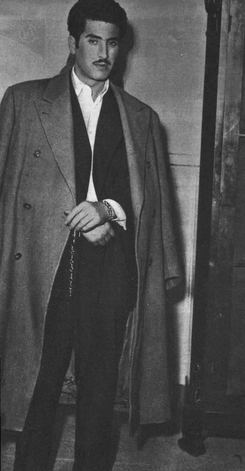 Neon Glamour: Gaspare Pisciotta’s Vintage Game Art Elegance ⟐ art of living well 274