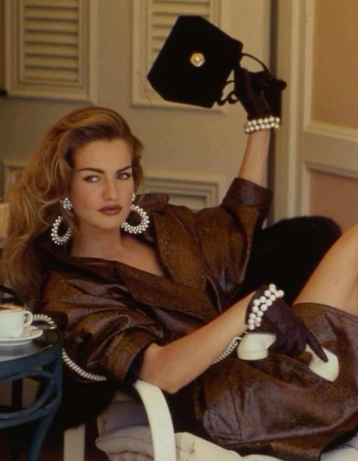 Neon Glamour: Vintage Mob Wife Elegance & Party Vibe — 🔵 💟 405