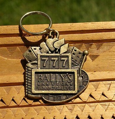 🎨 🪄 Neon-Glazed Metal Keychain with Retro Arcade Bally’s Design | SHC Vintage Ga 846