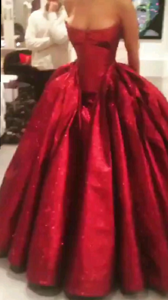 👠 👒 Neon Glow Meets Retro Glam: Rihanna-Inspired Party Art 760