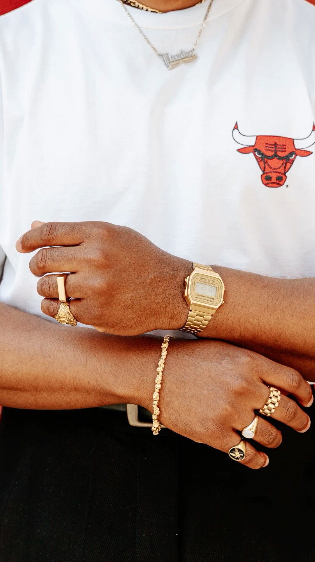 Neon Glow Meets Vintage Elegance in Paatee’s Artistic Vibe • ✨ 💎 548