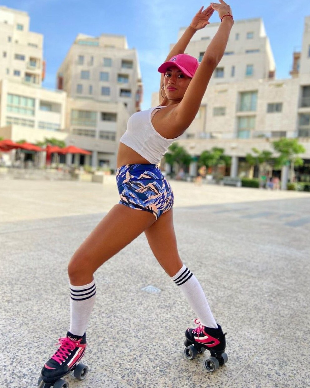 🌿 | Neon Glow Roller Girl in Luxe Vintage Style | visual vibe curator 544