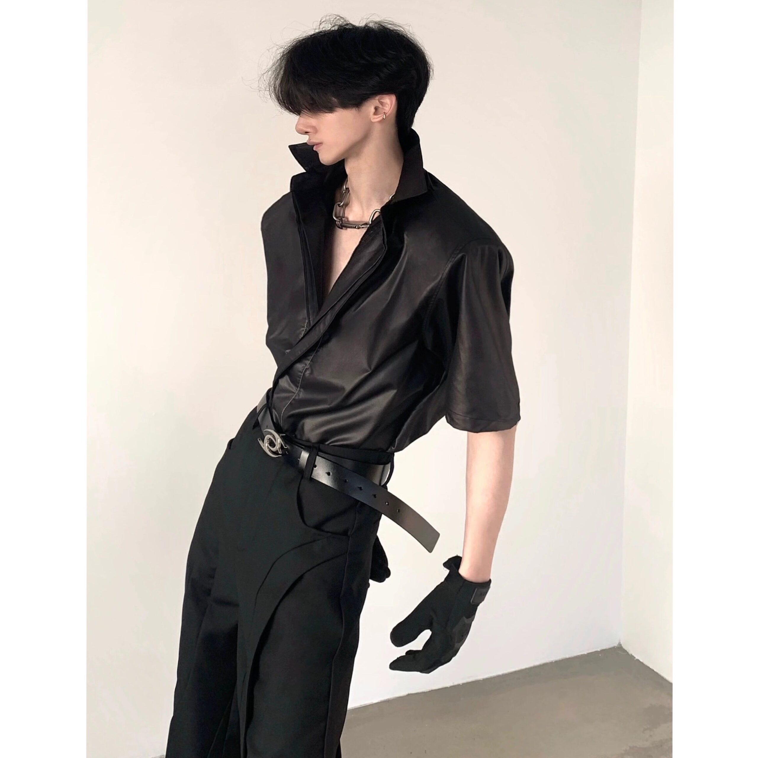 Neon-Infused Velvet Collar Shirt with Structured Shoulder Pads — Black 🖌️ 251