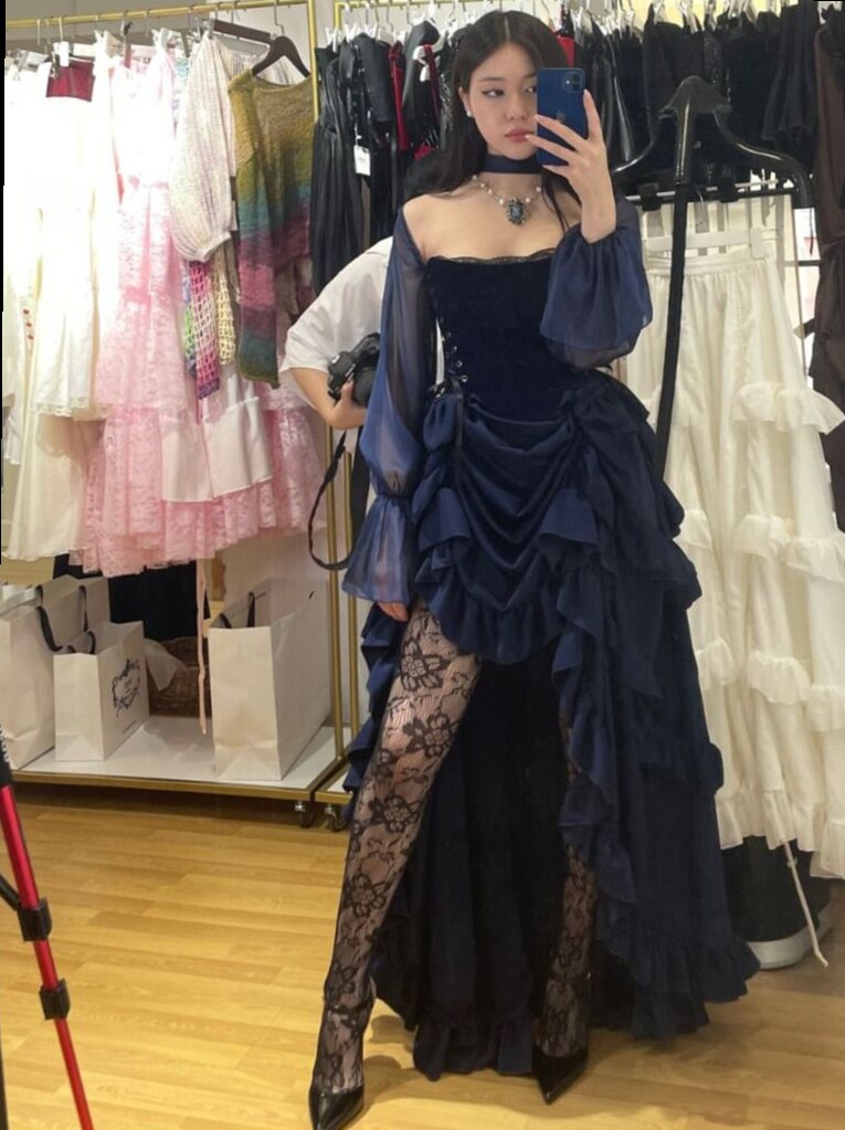 🖤 🤍 ⟡ Neon-Laced Corset Meets Vintage Skirt by Inoyá 395