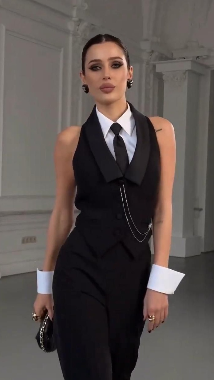 🛳️ 🏖️ Neon Luxe: Velvet Shadows & Glitch Art Vibes 358