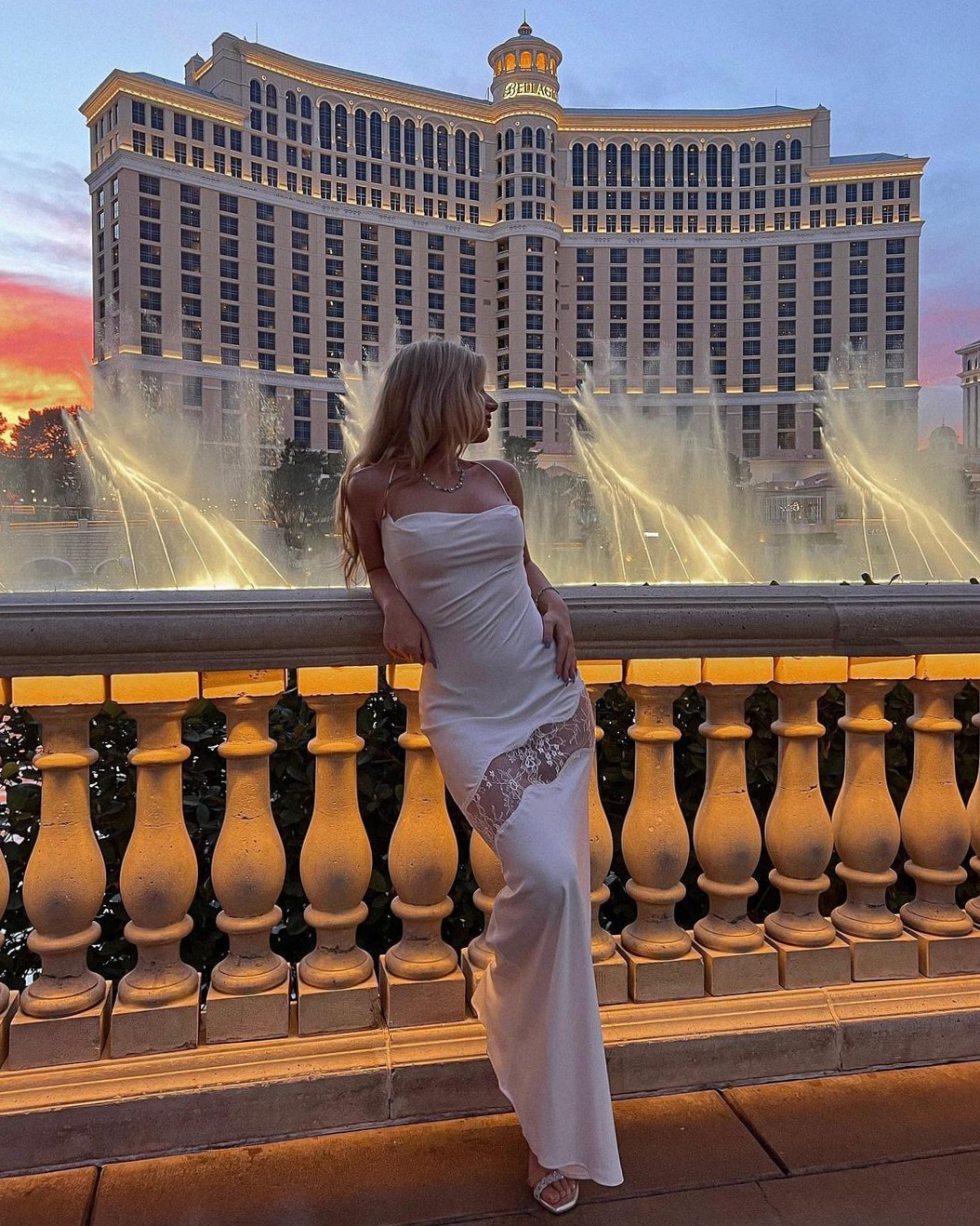 🖼️ 🎨 🖼️ | Neon Nights: 25+ Timeless Vegas Style Concepts for Glam Gatherings & C 732