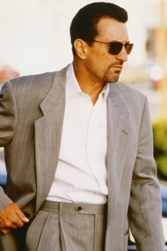 Neon Noir: Robert De Niro in Glowing Vintage Drama | 🧣 🕶️ daily dose of beauty 419