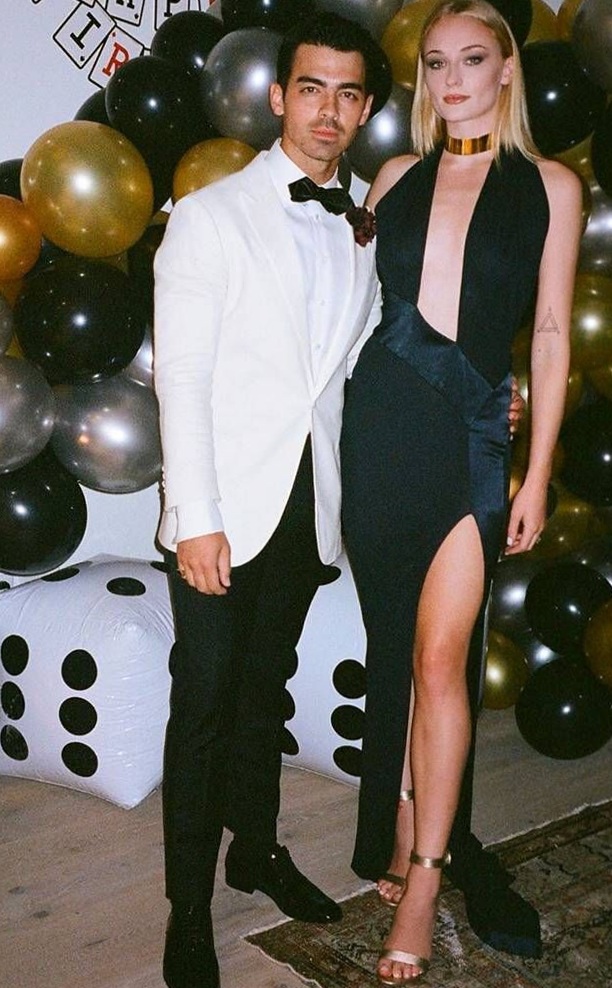 Neon Noir: Sophie Turner Shines at Joe Jonas’ Gilded 007 Soirée — cheers to cele 496