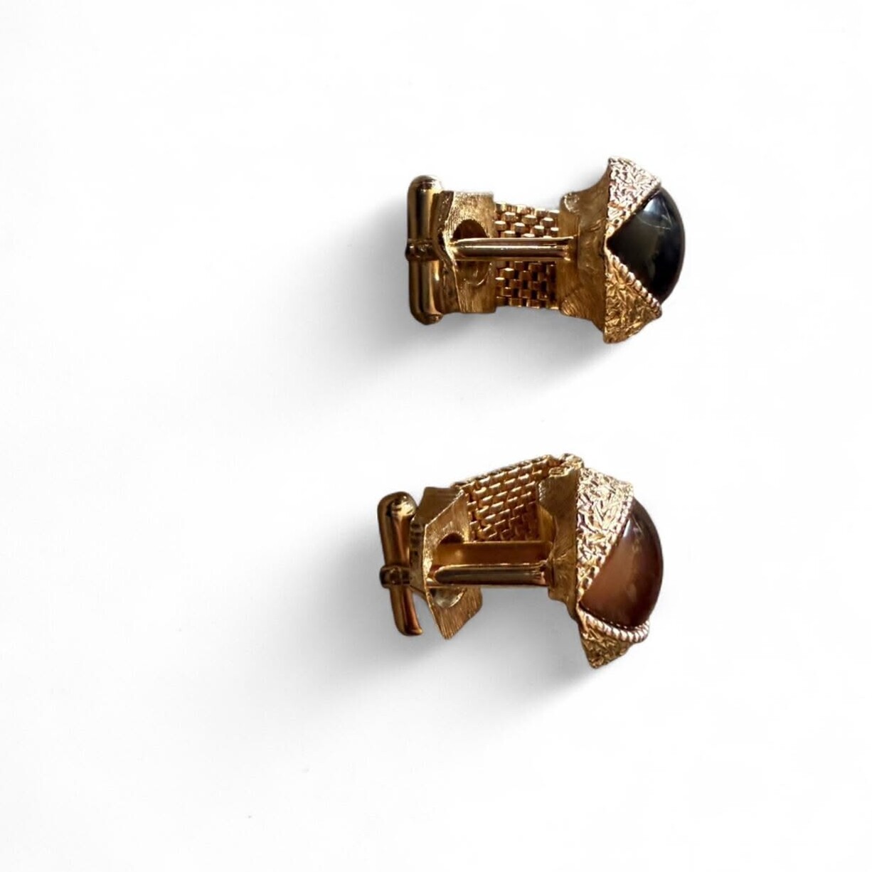 Neon Nostalgia: Game-Inspired Elegance for Bold Style — daily dose of beauty 🎭 🪄 285