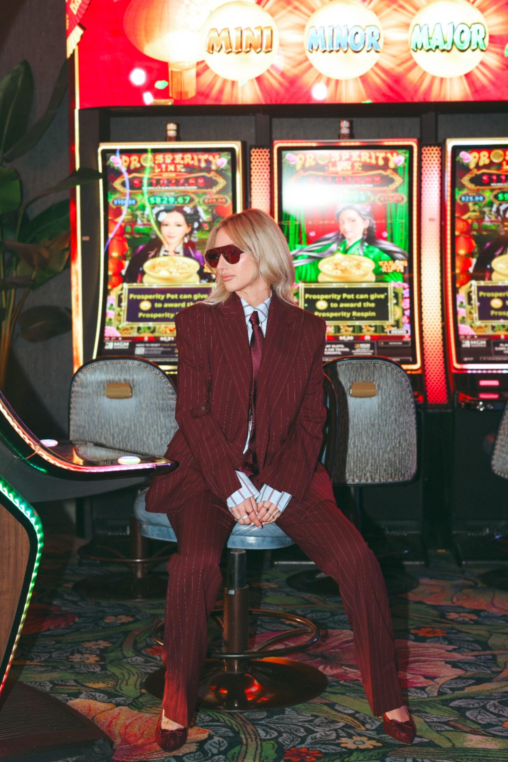 Neon Nostalgia: Vegas Vibes in Velvet and Light — moonlight muse 🔶 🖼️ 608