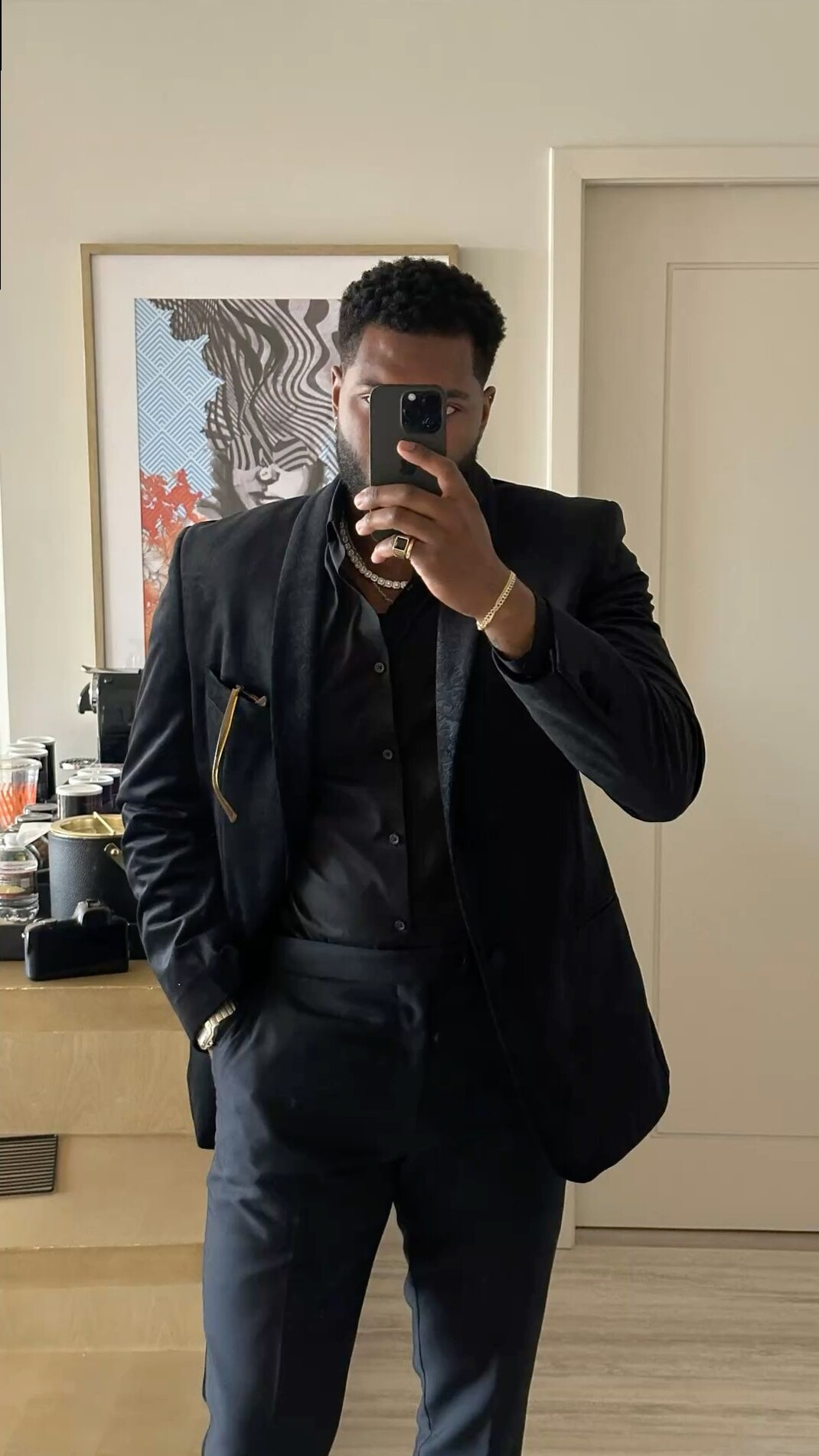 Neon Nuptials: A Vintage Vegas Elegance 🌌 🌃 💜 689