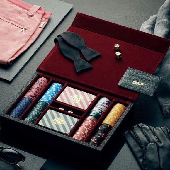 👑 💫 Neon Reverie: Vintage Glamour Unveiled — aesthetic edit 103